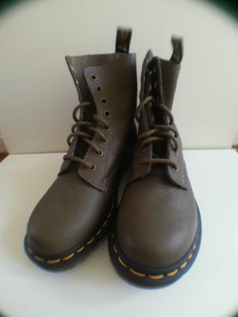 buy second hand doc martens