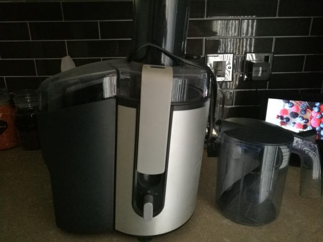 home and family kitchens food and drink food and drink philips whole fruit juicer