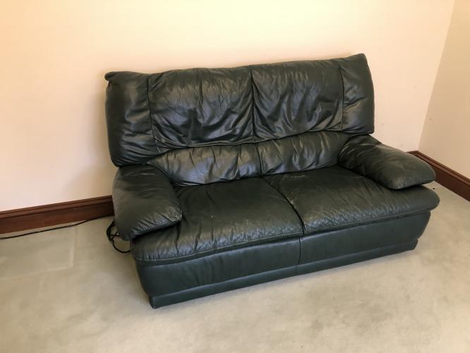Two seater green leather sofa hand made in Italy For Sale in