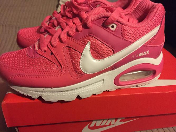 nike air max trainers size 4.5