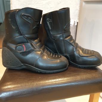 motorcycle boots - Second Hand Motorcycle Clothing, Buy and Sell | Preloved