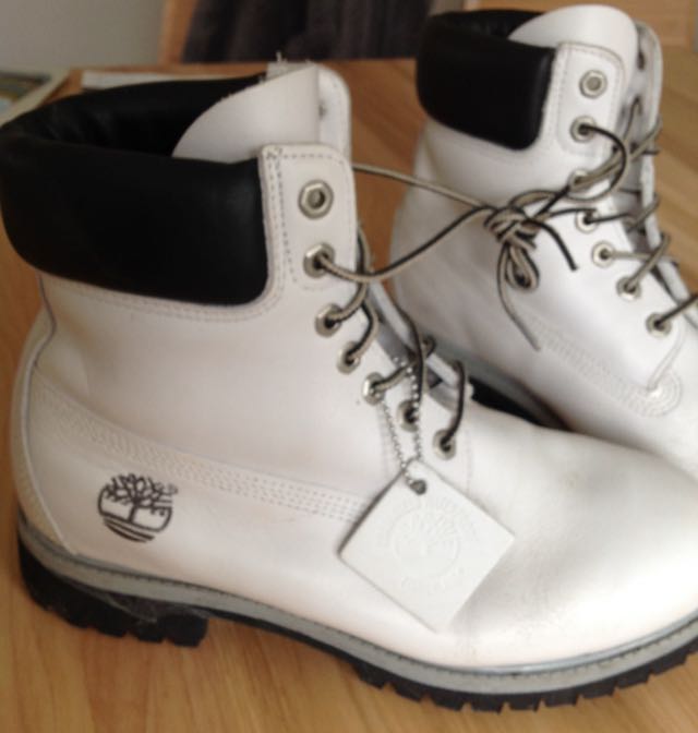 WHITE LEATHER TIMBERLAND BOOTS SIZE 8 
