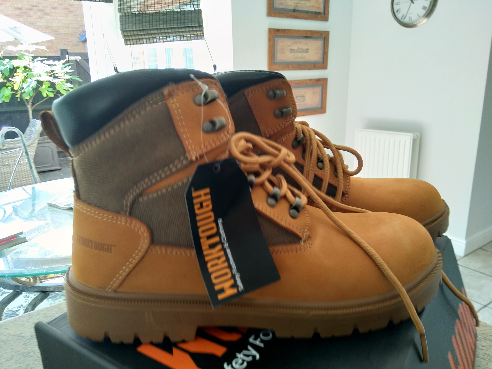 dickies medway safety boots screwfix