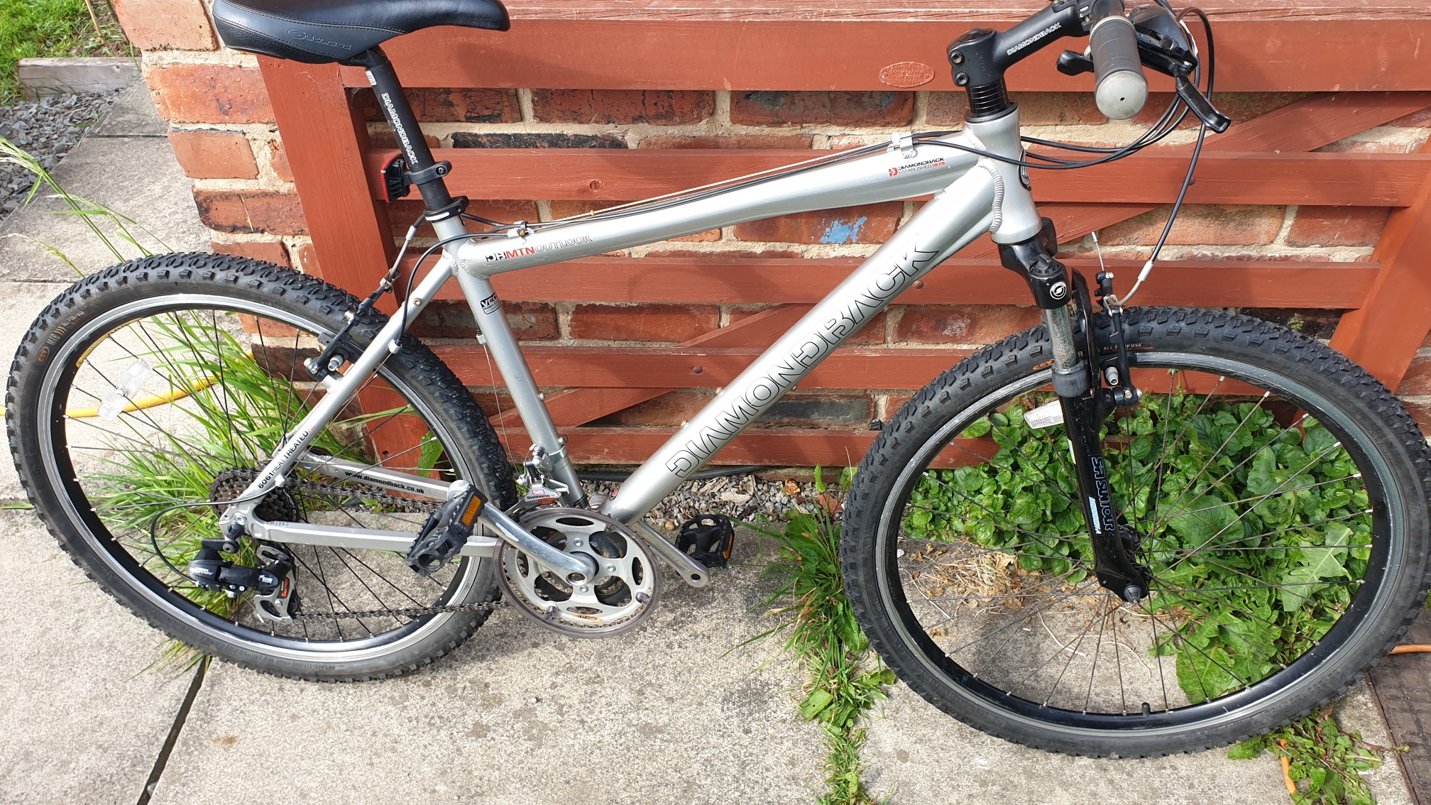 second hand diamondback mountain bike