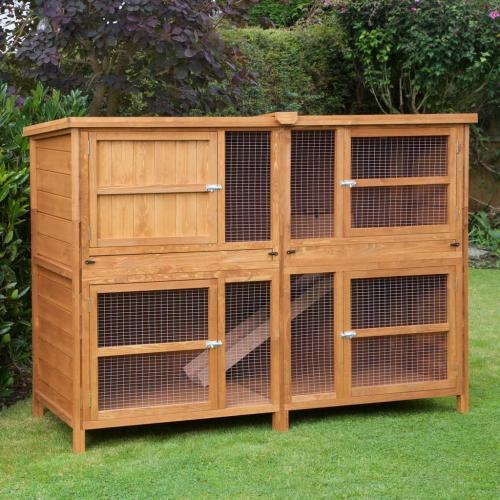 XXL luxury rabbit hutch 6ft NEAR NEW RRP £210 For Sale in London