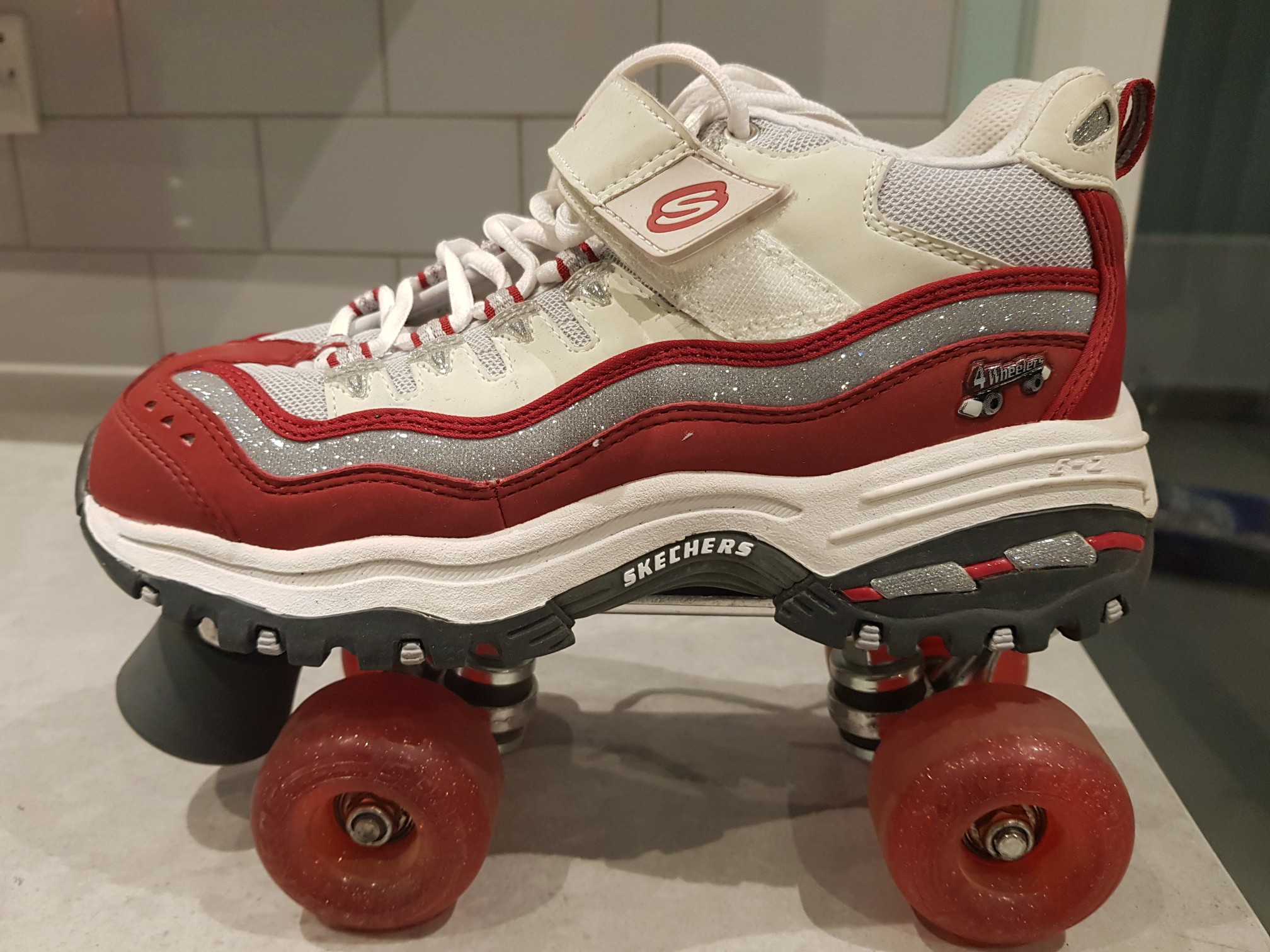 skechers roller skates size 9