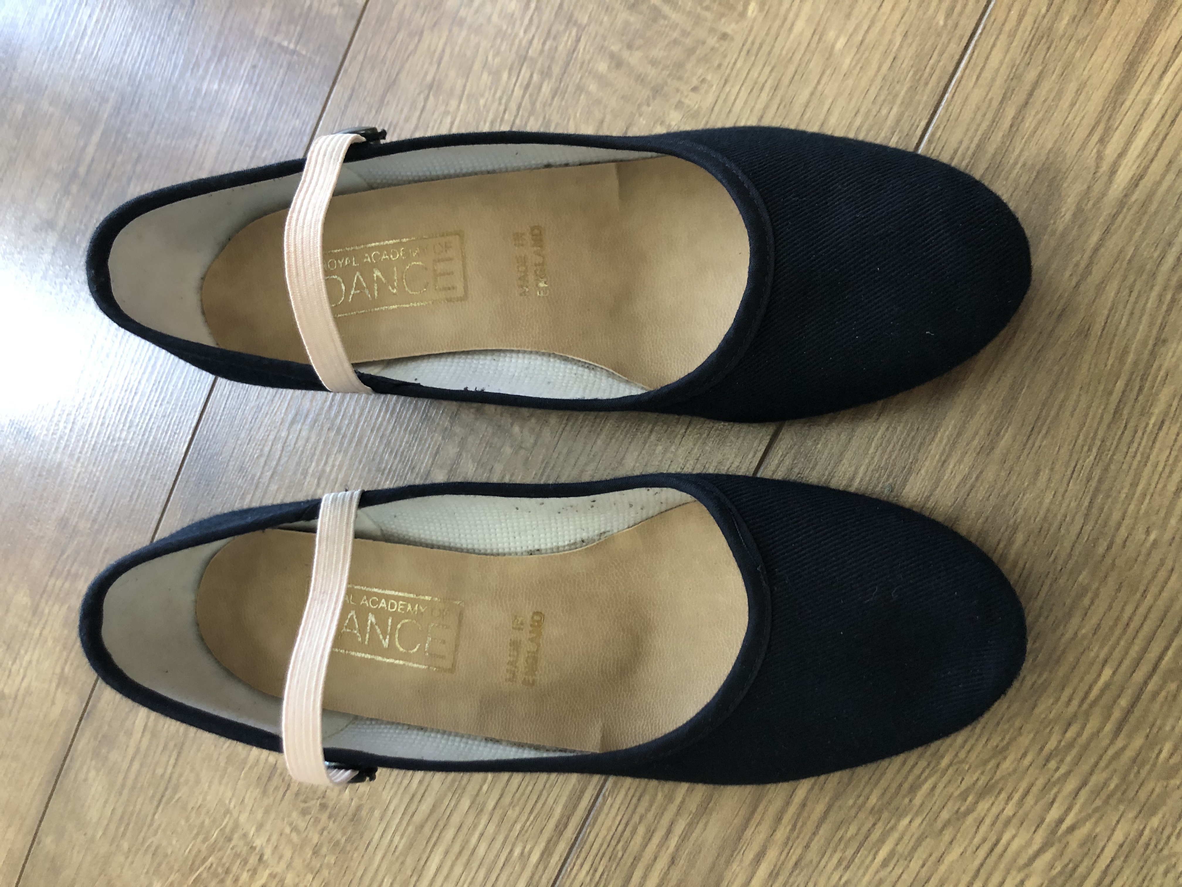size 3 or 4 dance shoes - Second Hand 