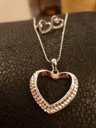 Swarovski Crystal Set Heart Necklace Earrings Swarovski Crystal Set Heart Necklace Earrings