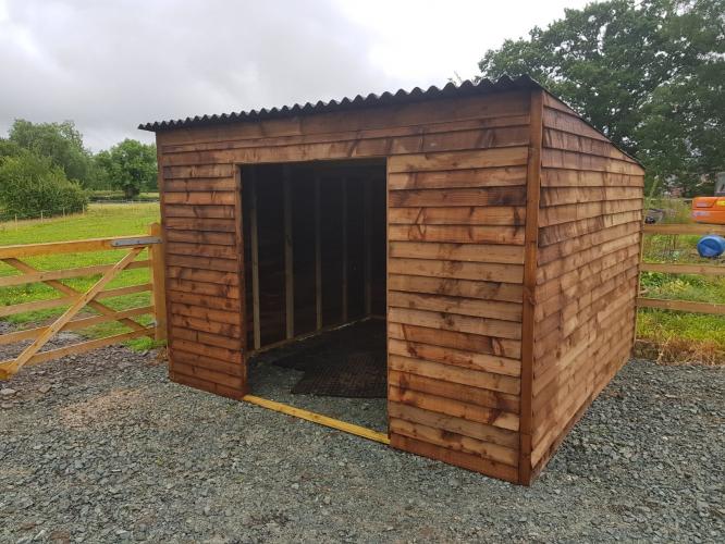 10 x 10 Pony field shelter, can deliver and fit For Sale in Higham