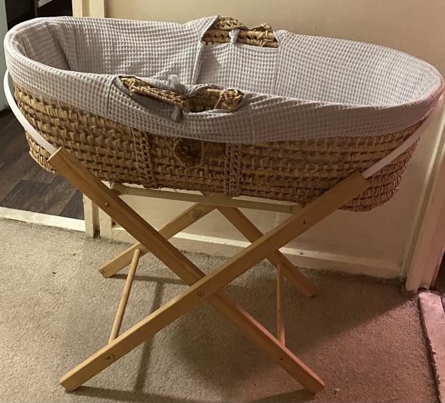 Moses basket For Sale in Ilkeston, Derbyshire Preloved