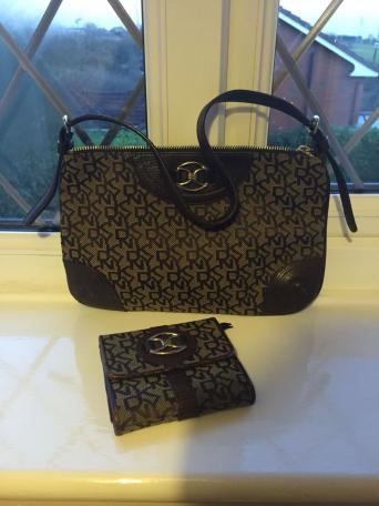 Dkny Handbag For S Second Hand Bags Purses And Wallets Beautiful Dkny Shoulder Handbag And Purse In Tan Brown Good Condition Has A Zip Also Inside The Card Part