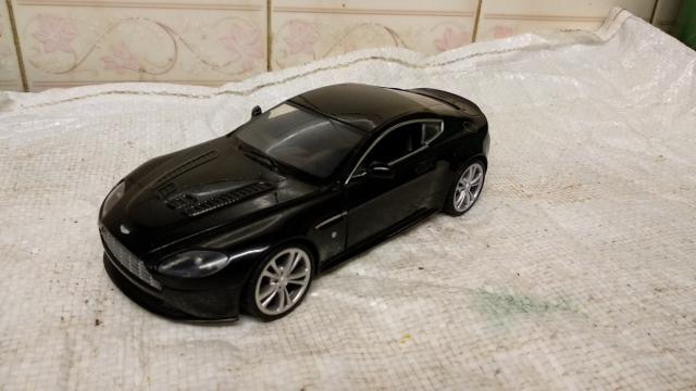 Preview of the first image of ASTON MARTIN V12 & VOLKSWAGEN BEETLE 1:24 SCALE CARS from.