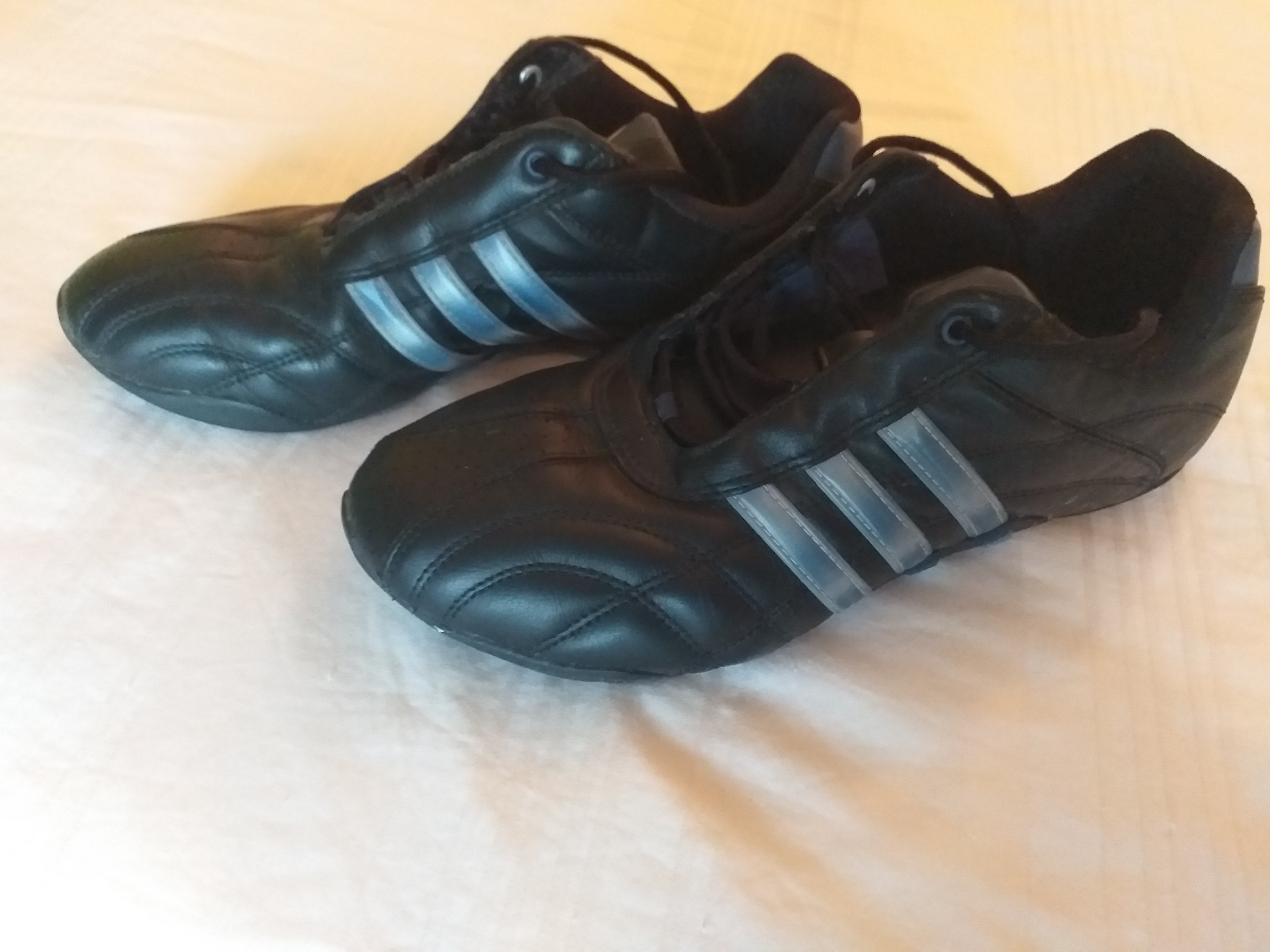 mens black adidas trainers size 9