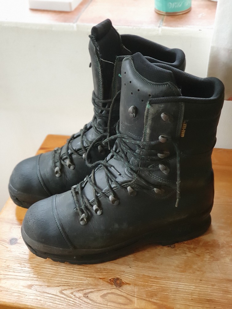 kevlar chainsaw boots