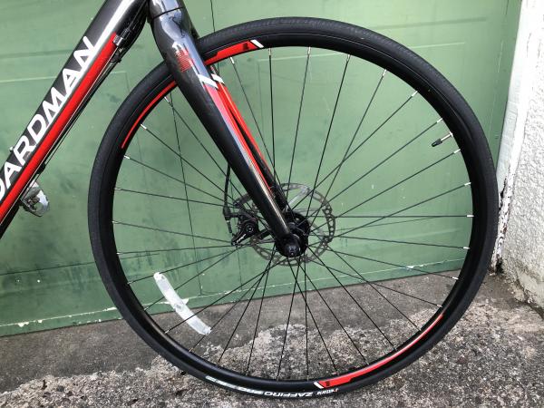 boardman road bike disc brakes