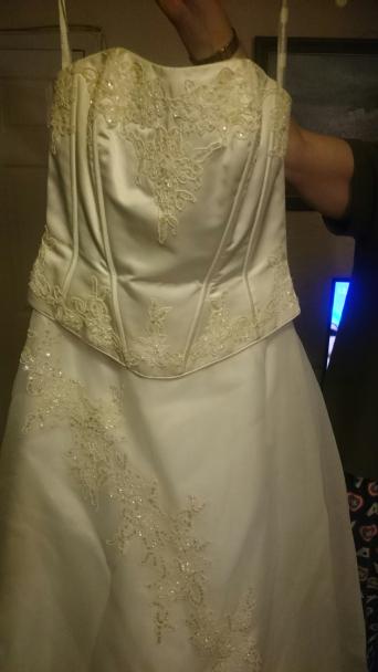 Hooped Underskirts For Wedding Dresses Local Clifieds And Wedding Dress Veil And Hooped Underskirt