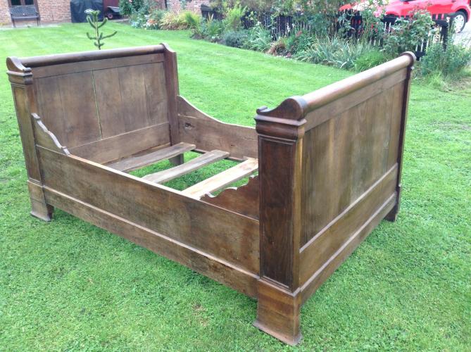 Very old oak French bed For Sale in Wybunbury Nantwich, Cheshire Preloved