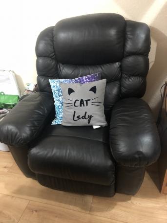 Recliner Chairs Second Hand Household Furniture Buy And Sell In
