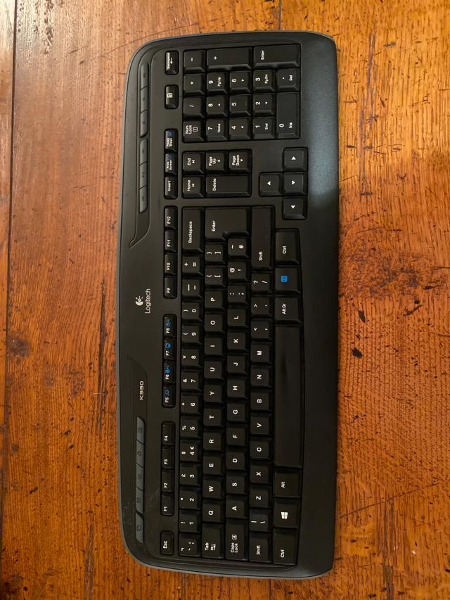 Logitech k330 клавиатура как подключить