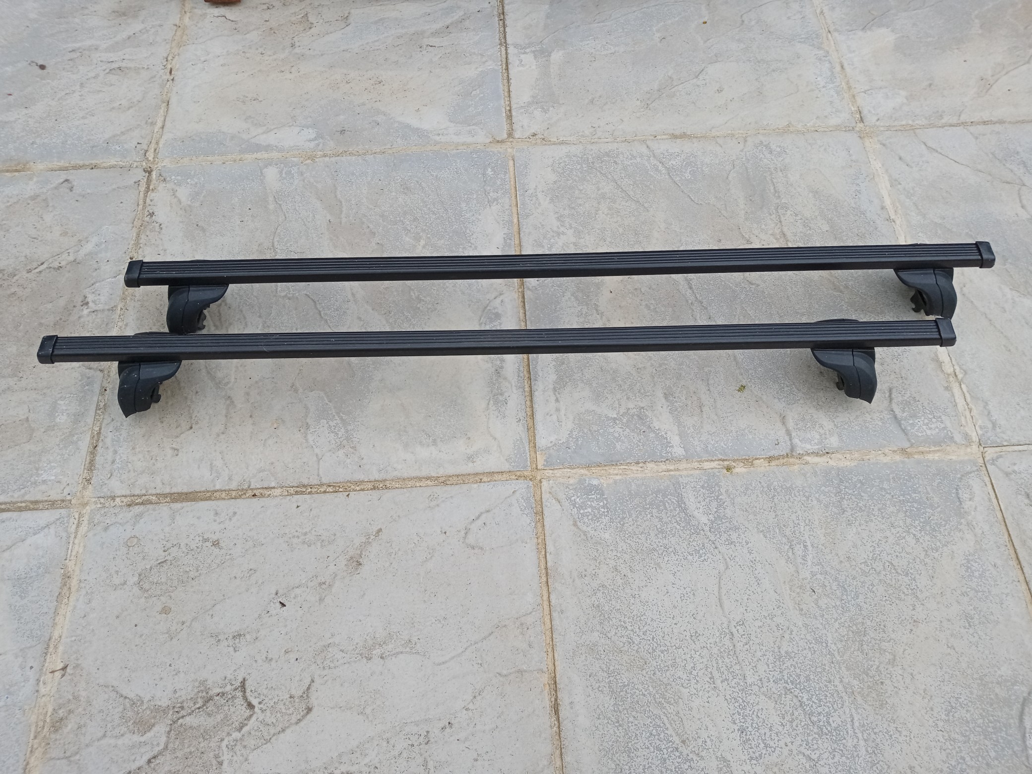 thule roof bars for sale