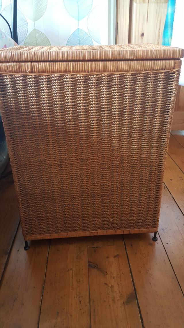 Vintage Laundry Wicker Laundry Basket For Sale in Morecambe, Lancashire